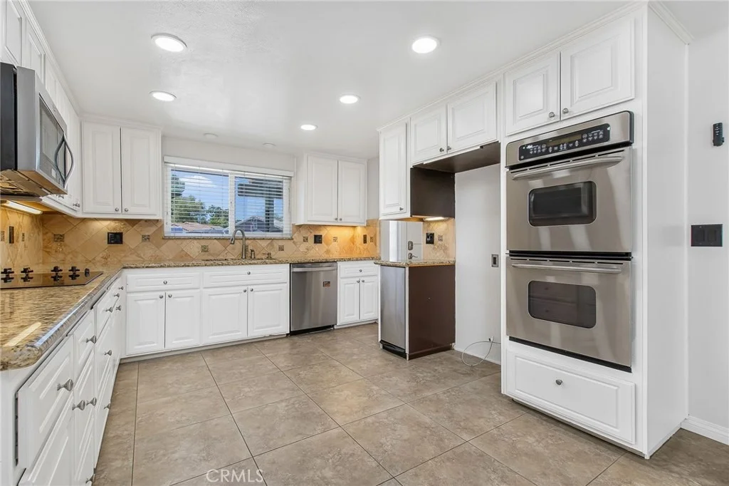 Photo of 23584 Brook