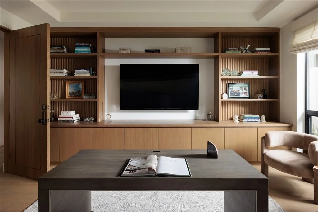 Photo of 2595 Altamar
