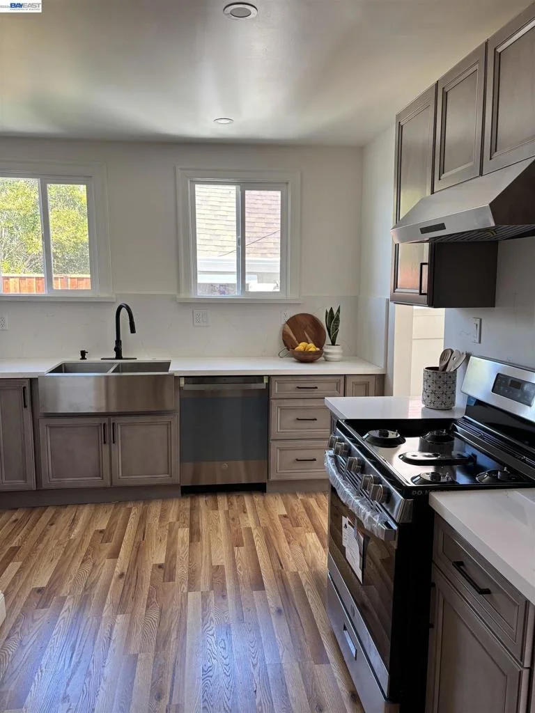 Photo of 2569 Maxwell Ave