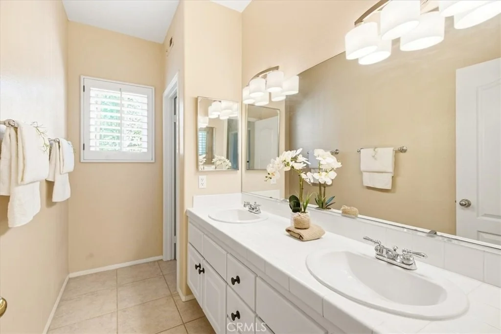 Photo of 6 Tessera