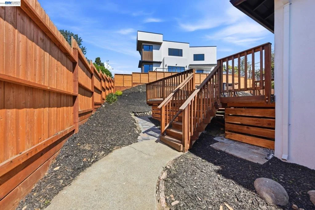 Photo of 373 Appian Way