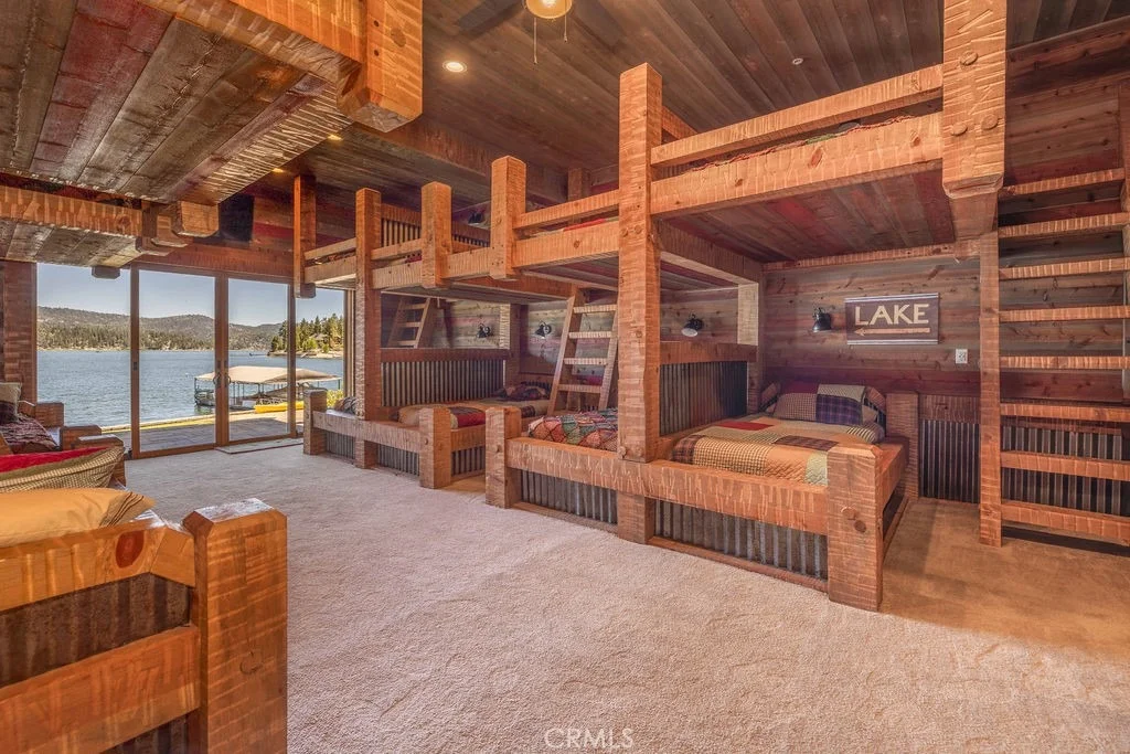 Photo of 659 Cove Drive