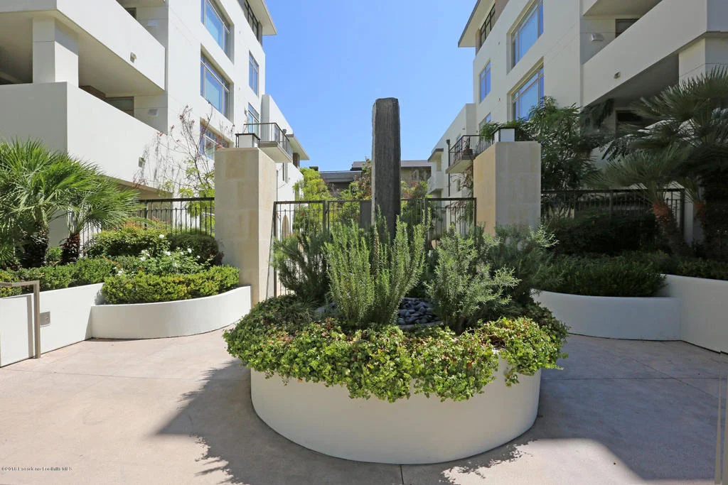 Photo of Unit 405 at 920 Granite Drive
