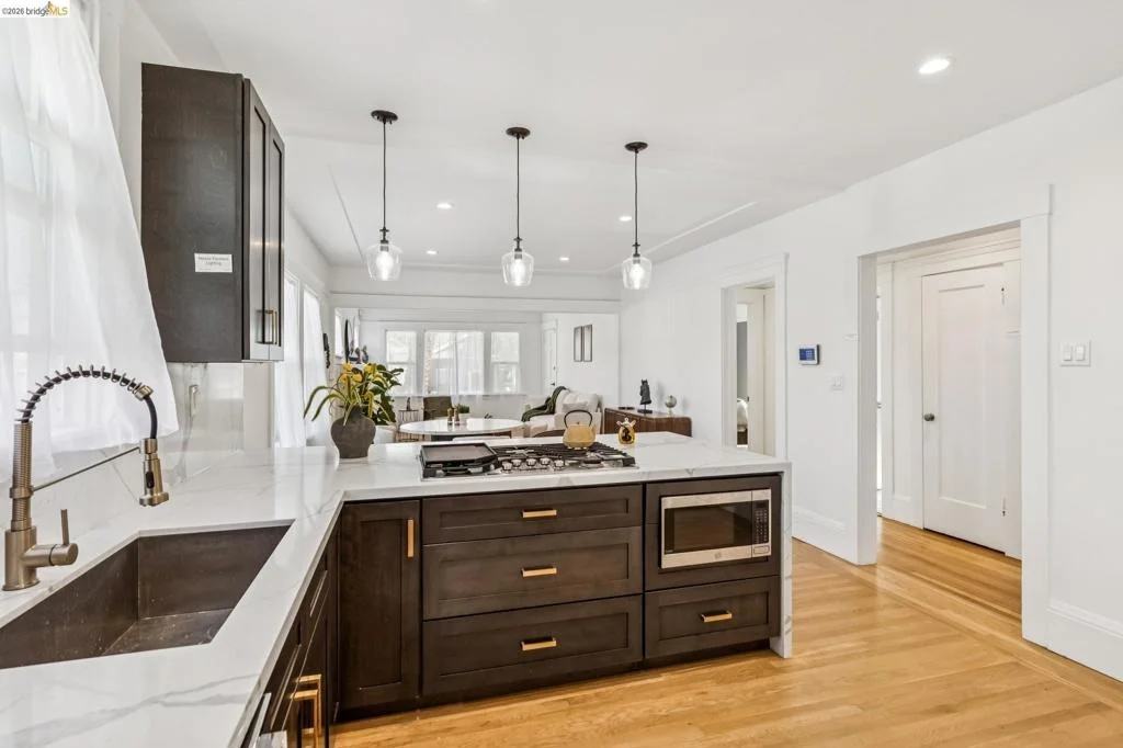 Photo of 3435 Dimond Ave