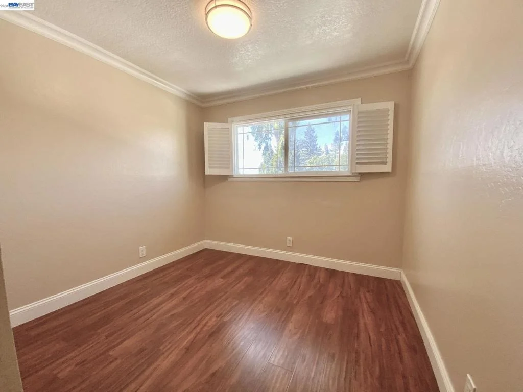 Photo of 92 Hemlock Ln