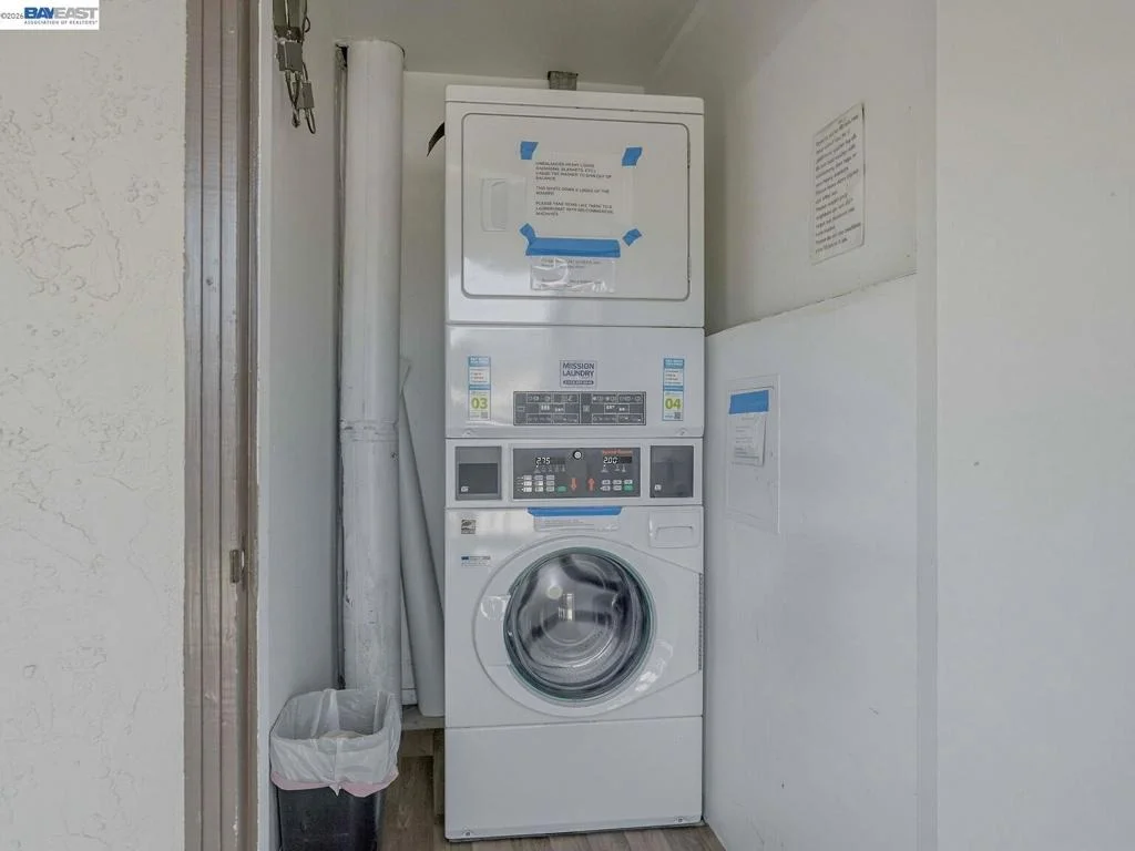 Photo of Unit 2 at 2201 Virginia St