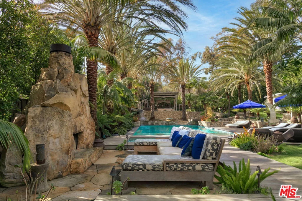 Photo of 7059 Fernhill Drive