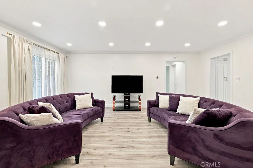 Photo of 6951 Bellclaire