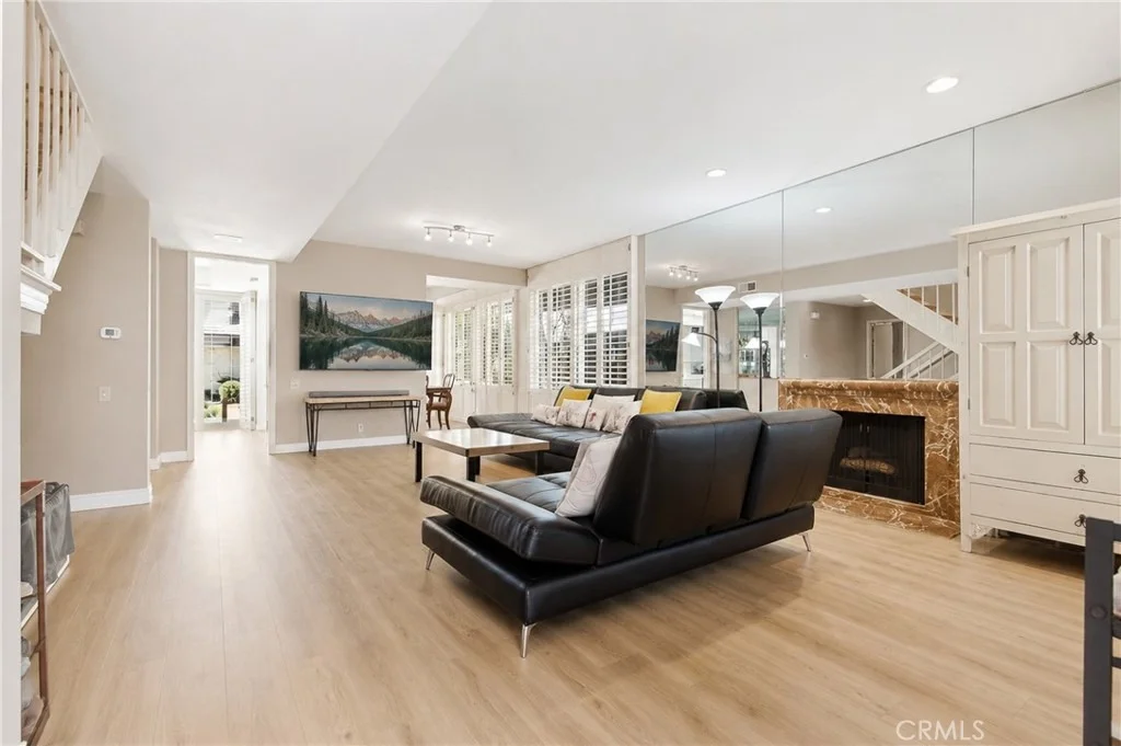 Photo of 651 Edith