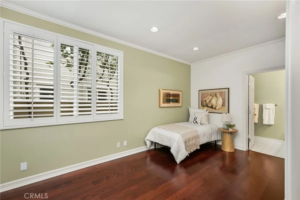 Photo of 57 Emerald