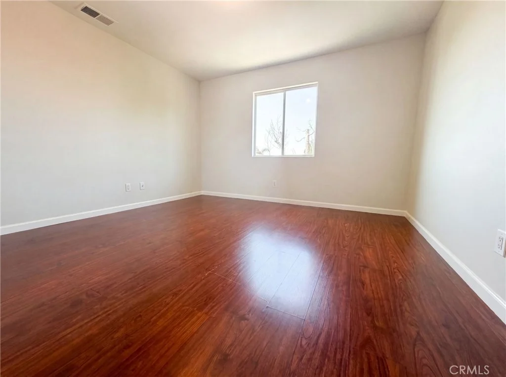Photo of 922 W Craig