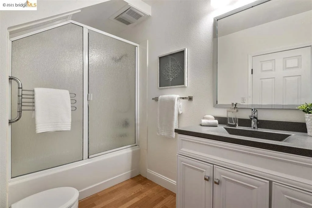 Photo of 450 Lewis Ave