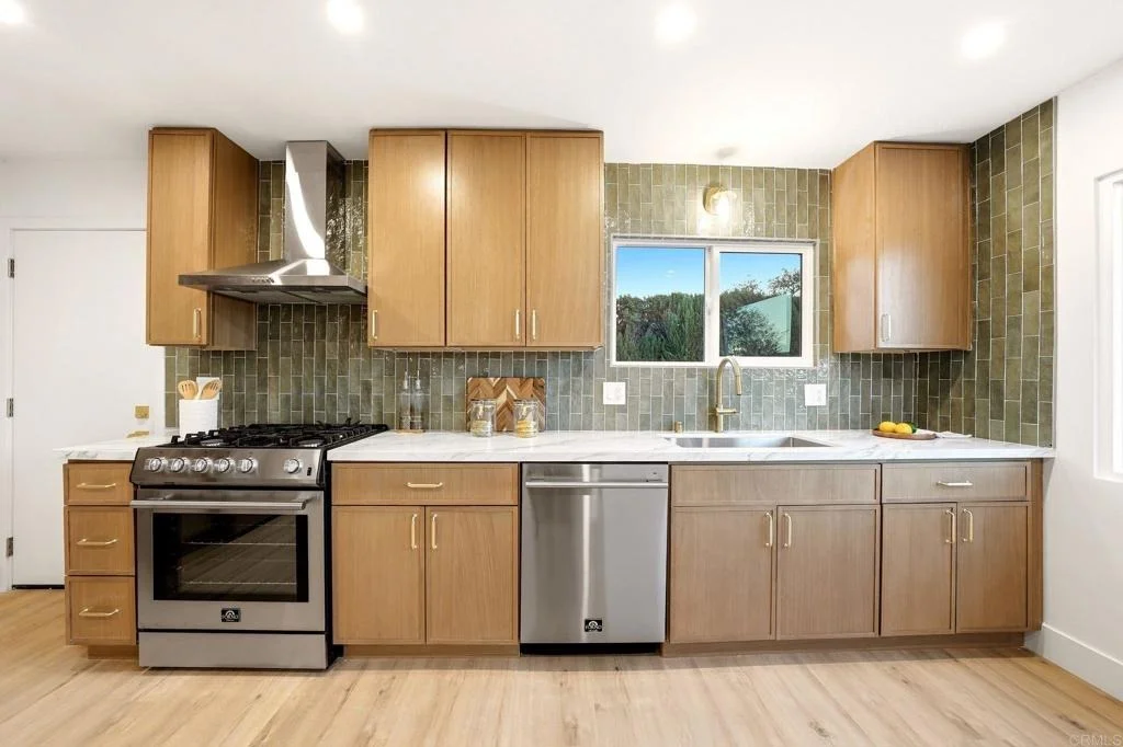 Photo of 4592 CONTOUR BLVD