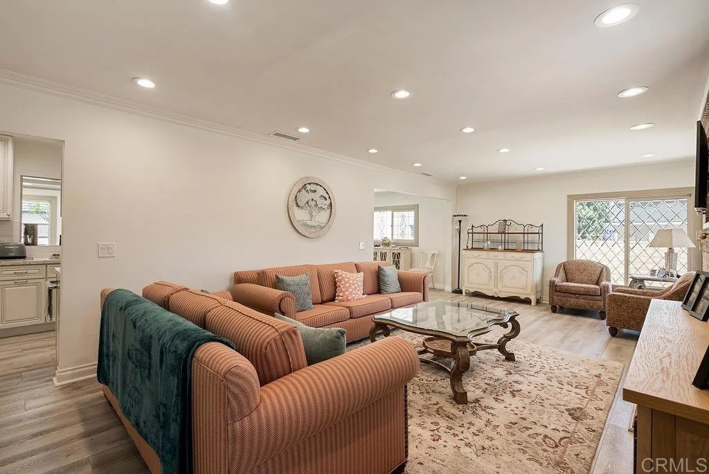 Photo of 453 W Laurel Avenue