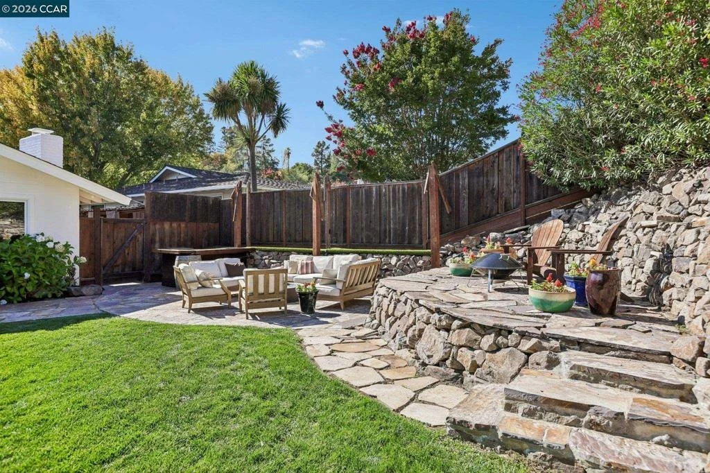 Photo of 49 Corliss Dr