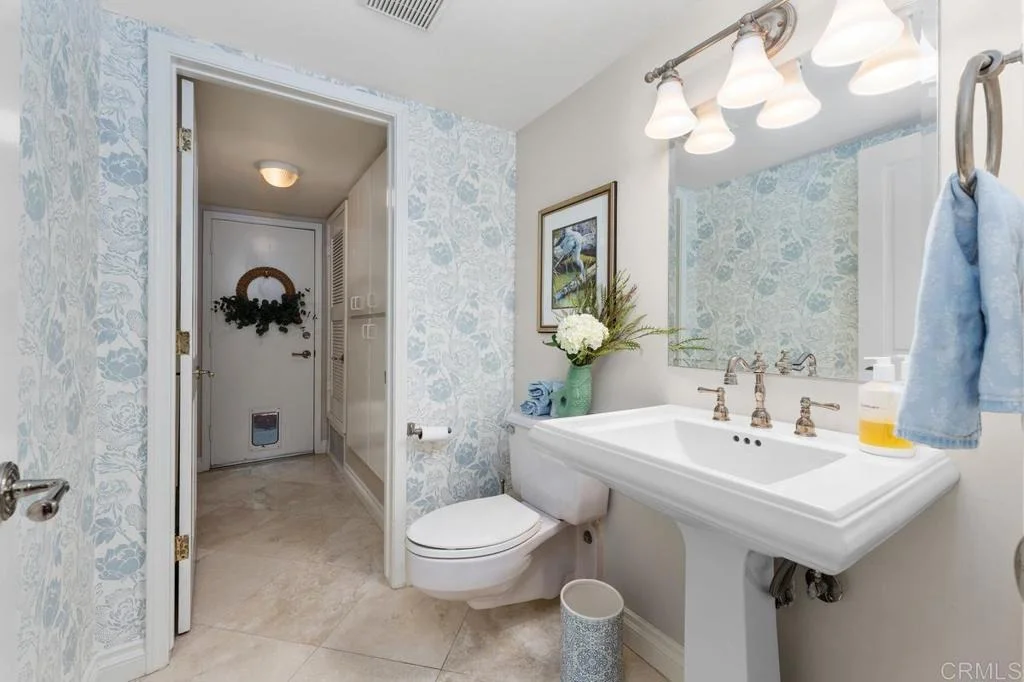 Photo of 5241 Alzeda Drive