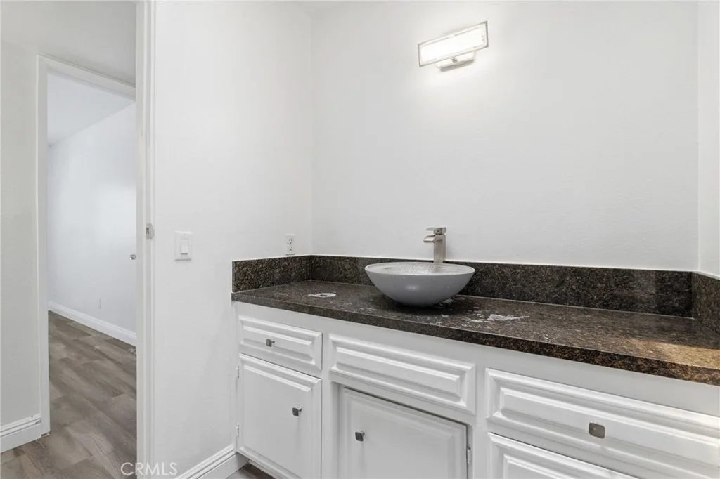 Photo of 44050 27th W