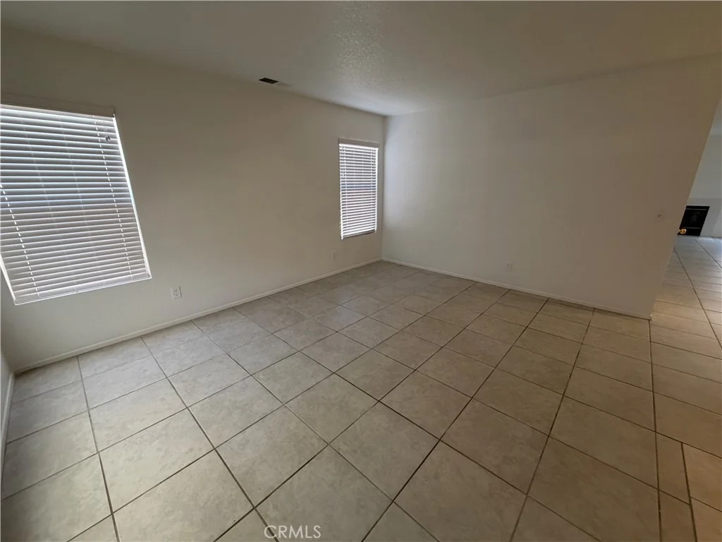 Photo of 38646 Annette Avenue