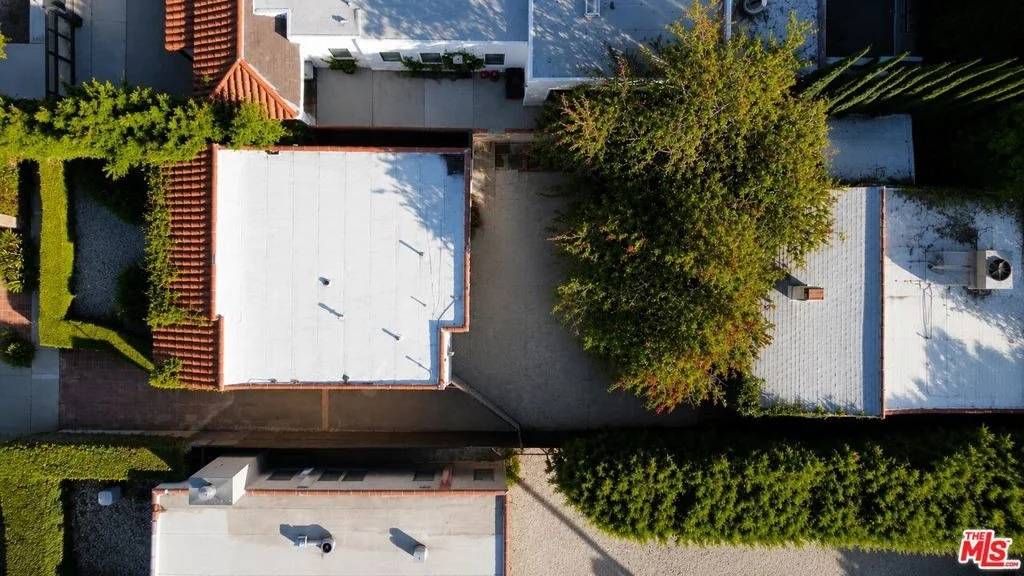 Photo of 431 Westmount Drive