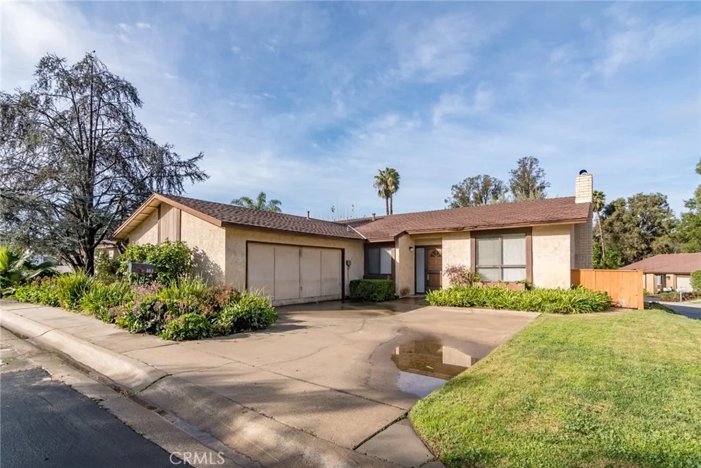 Photo of 803 Willow Tree Lane
