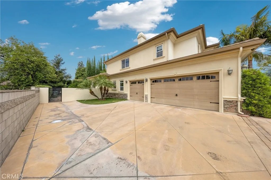 Photo of 2041 S 6th