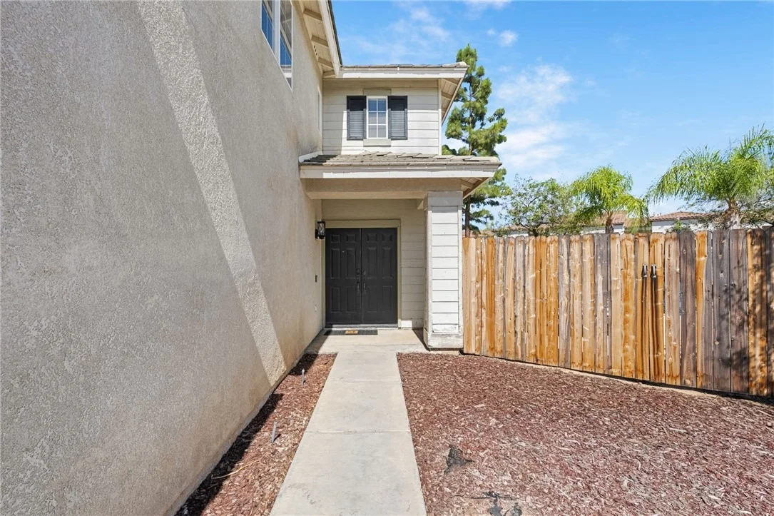 Photo of 26840 Redwood
