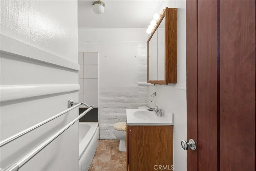 Photo of 55689 Highland