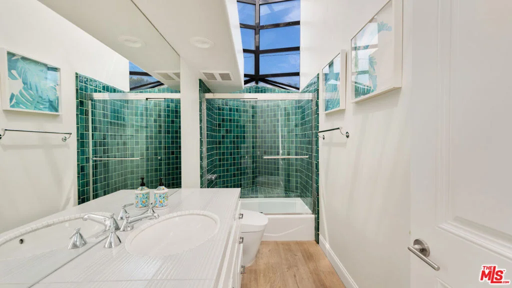 Photo of 25252 Malibu Road