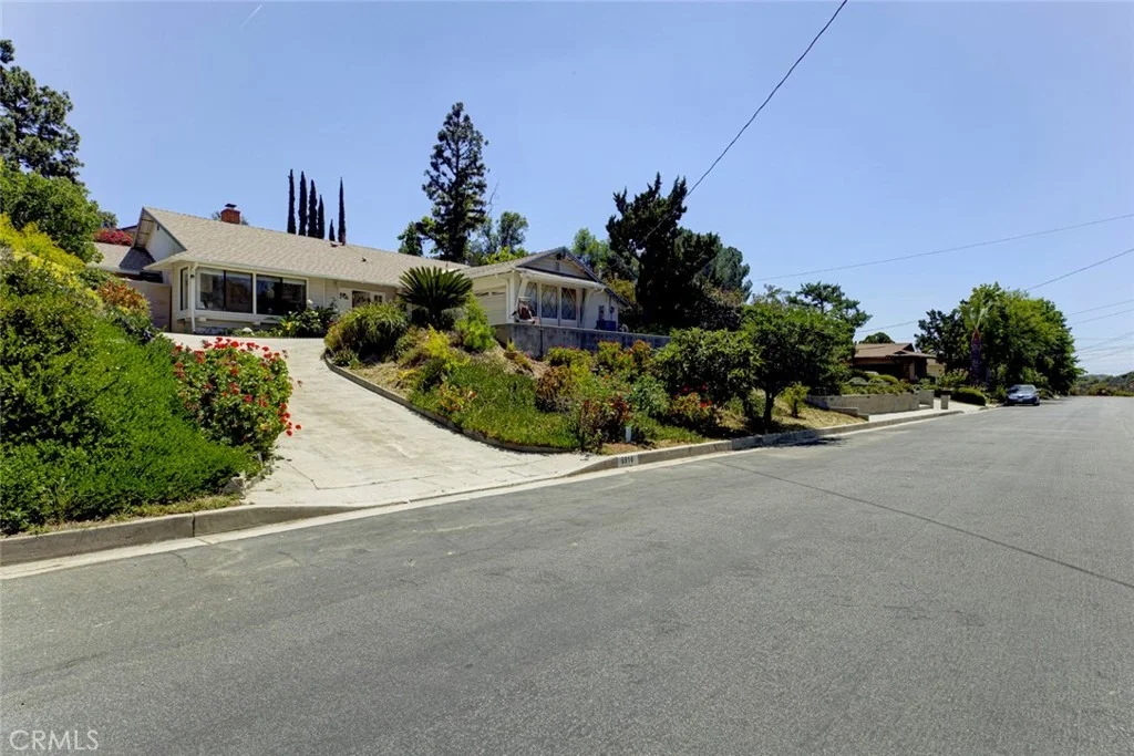 Photo of 6916 Estepa