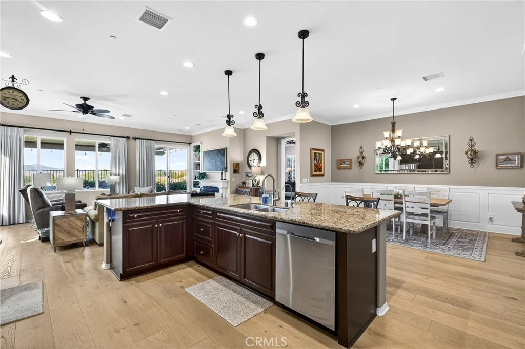 Photo of 370 Irvine