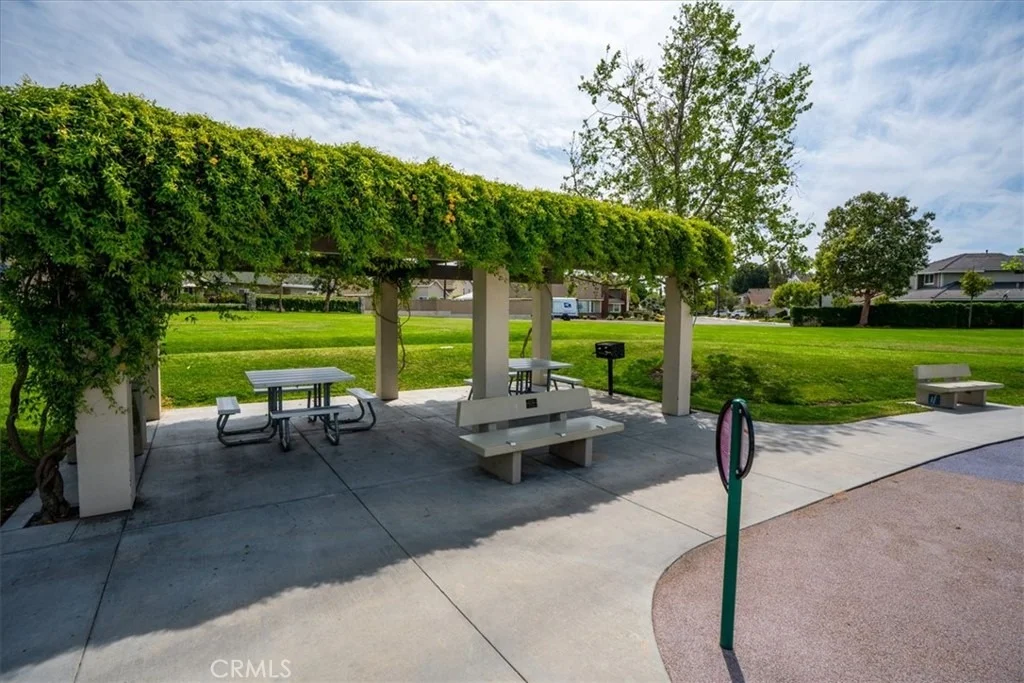 Photo of 44 Fallbrook
