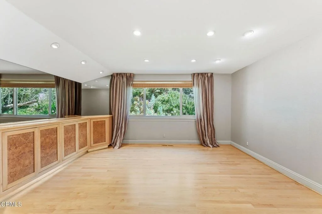 Photo of 405 Woodcliffe Road