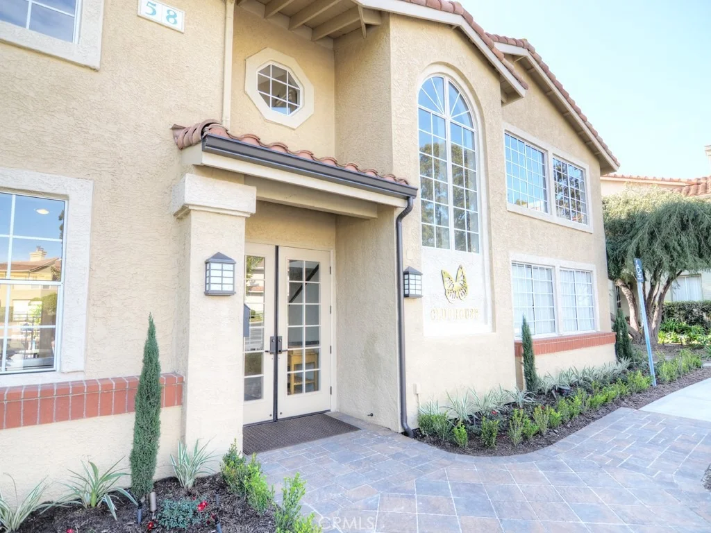 Photo of Unit E at 48 Corniche Dr.