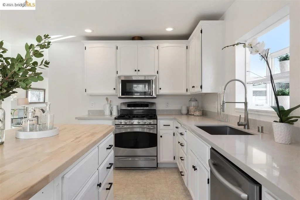 Photo of 450 Lewis Ave
