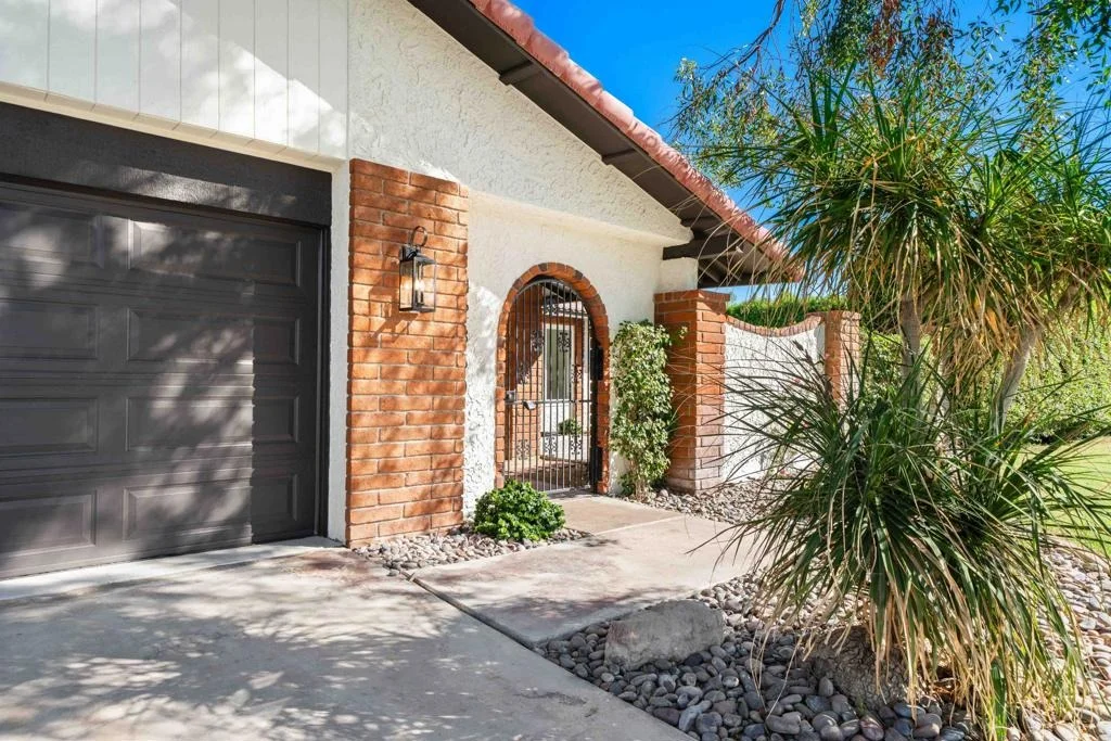 Photo of 42350 May Pen Road