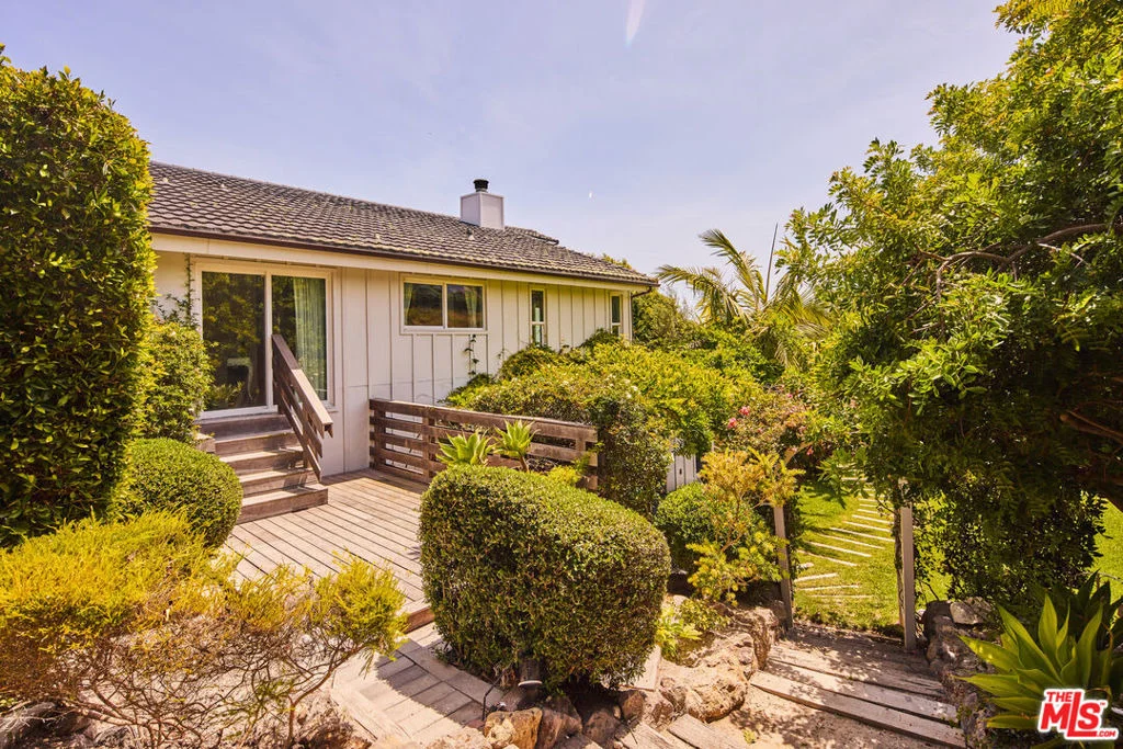 Photo of 6363 Zumirez Drive