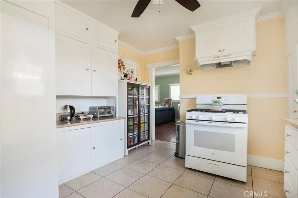 Photo of 408 E Del Mar Boulevard