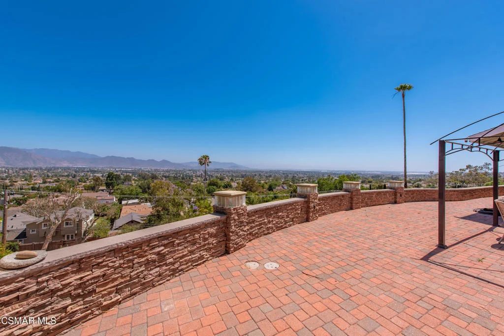 Photo of 315 N Loop Drive