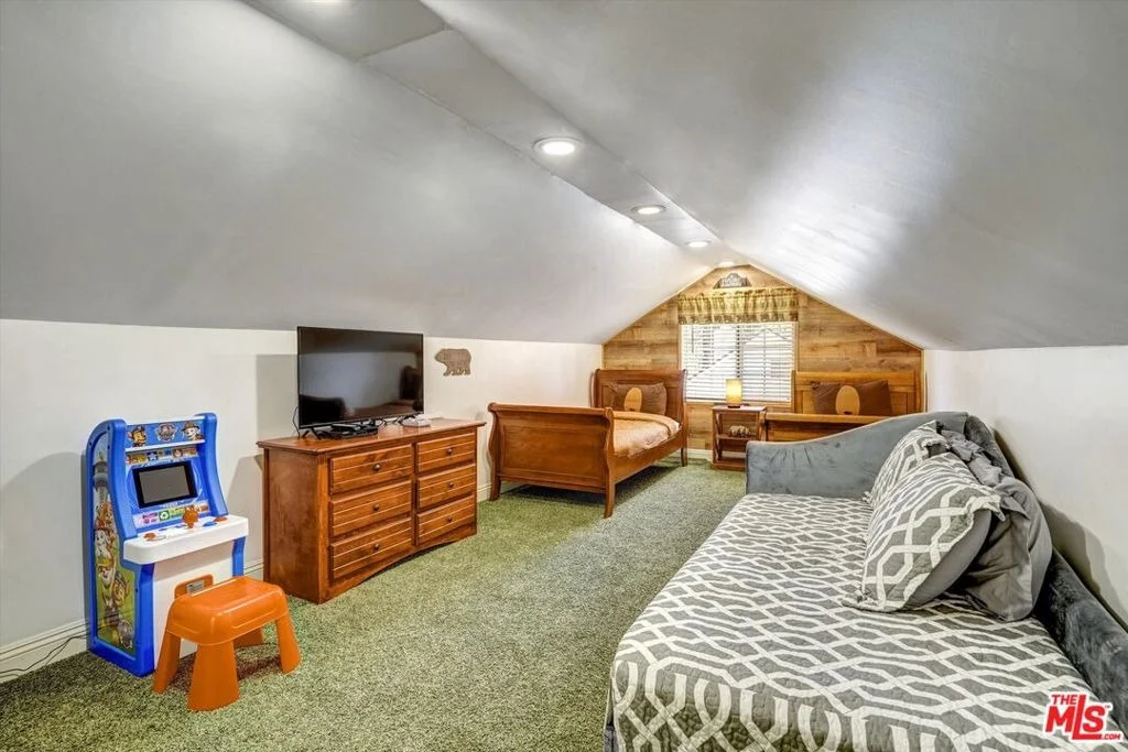 Photo of 404 Oriole Drive