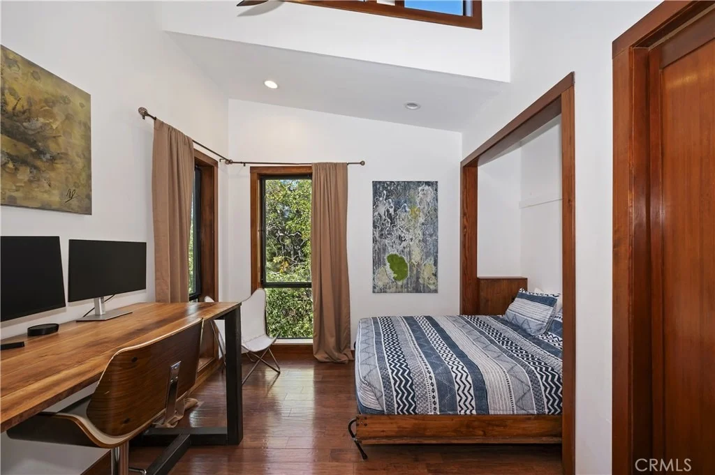 Photo of 43669 Ridge Crest