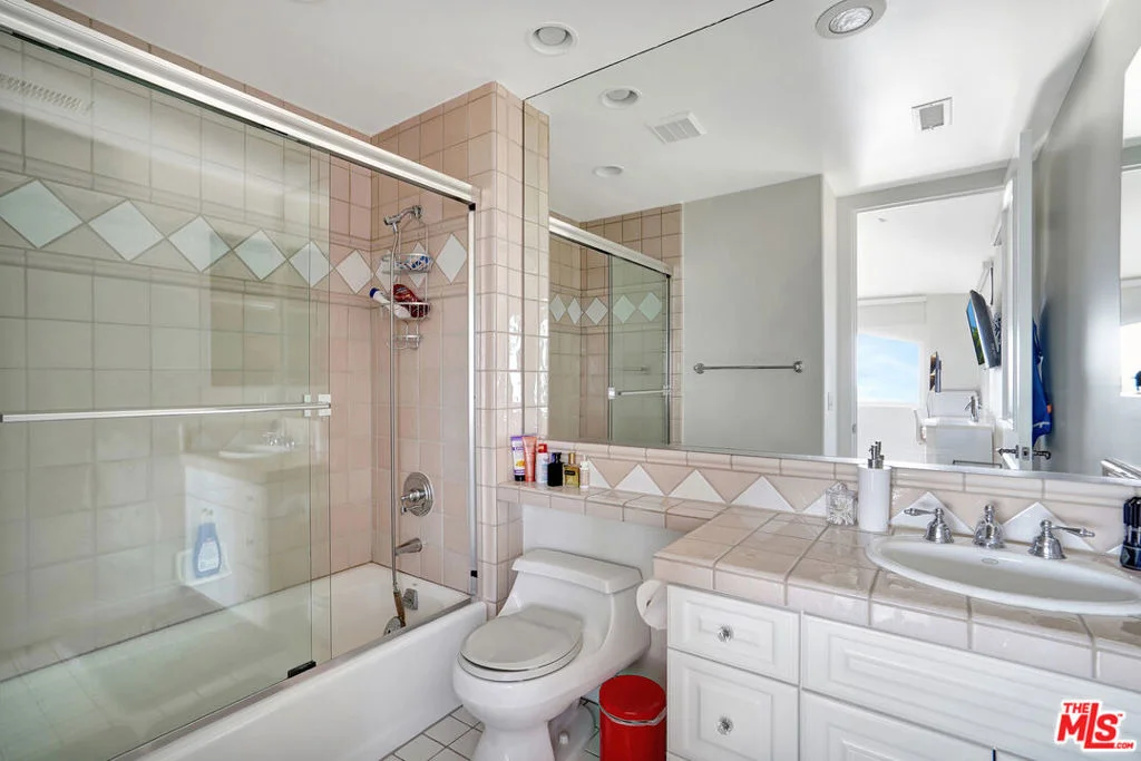 Photo of 27425 Calicut Road
