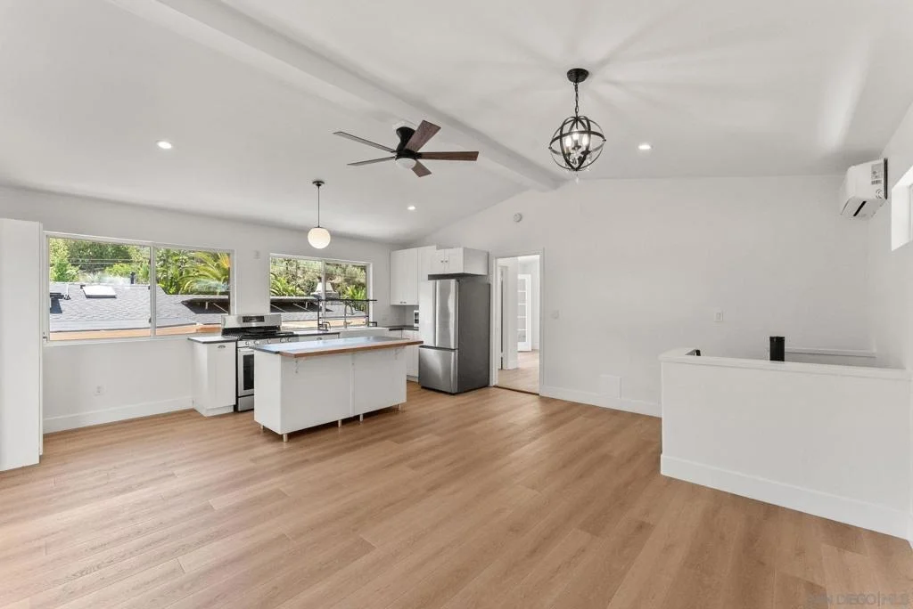 Photo of 12832 Stone Canyon Rd