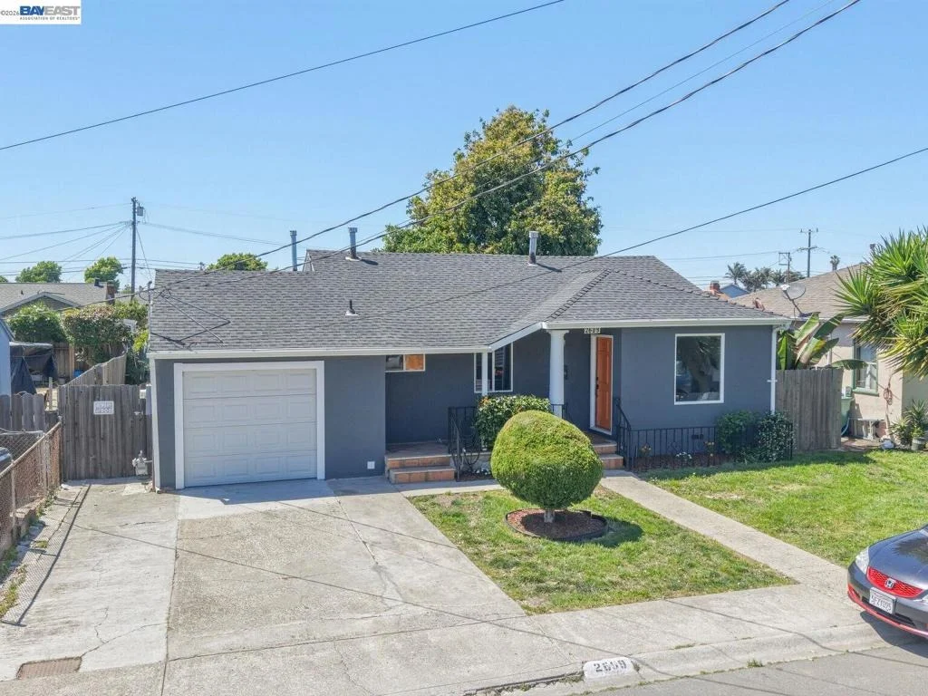 Photo of 2609 Macarthur Ave