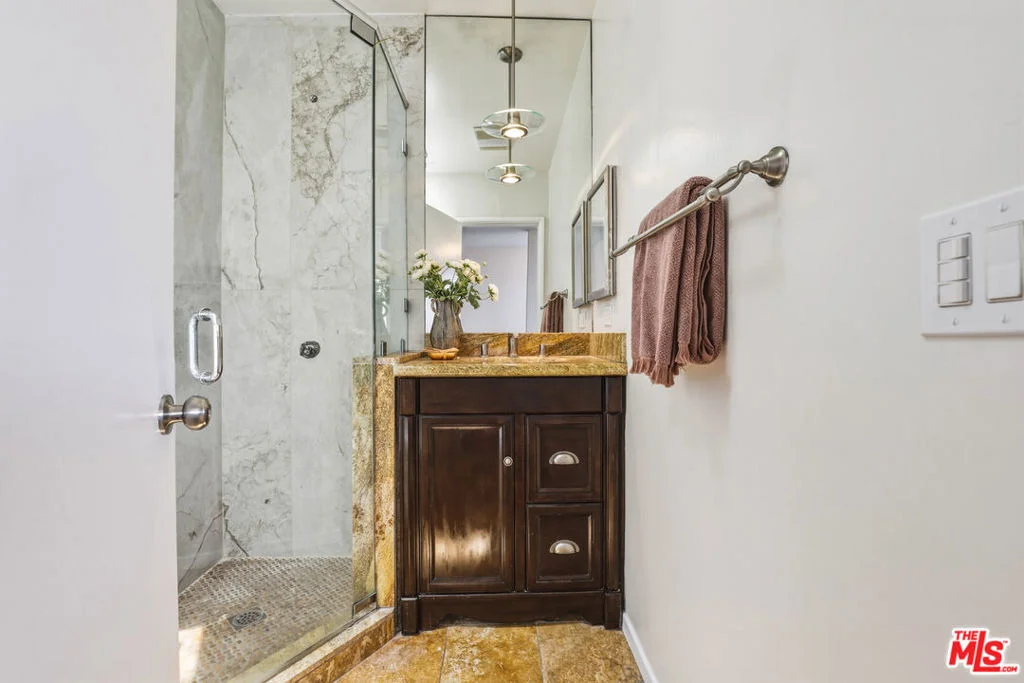 Photo of 2525 Ivanhoe Drive