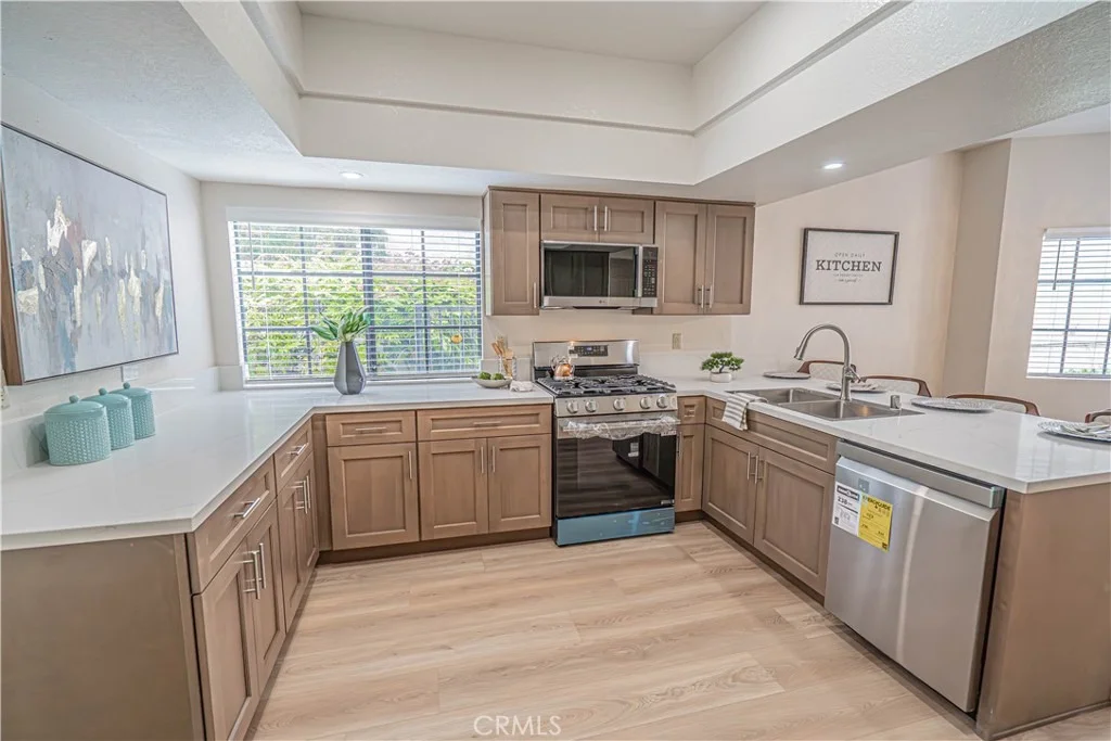 Photo of 6527 Beachview Drive