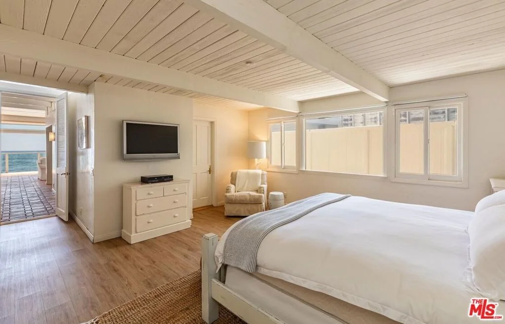 Photo of 24216 Malibu Road