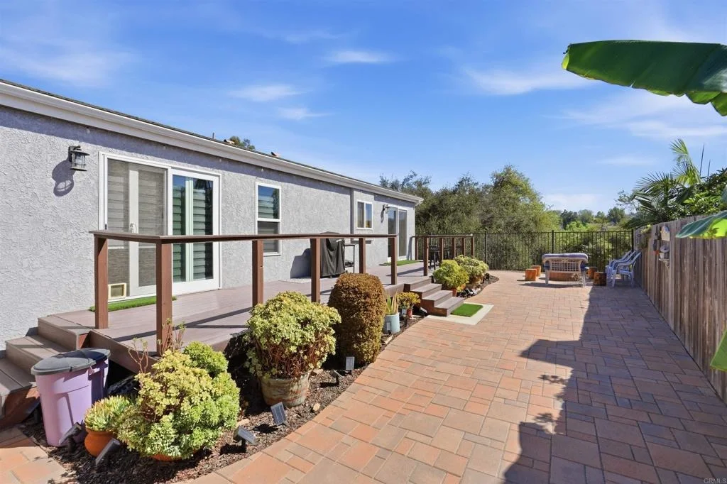 Photo of 2326 Azure Lane
