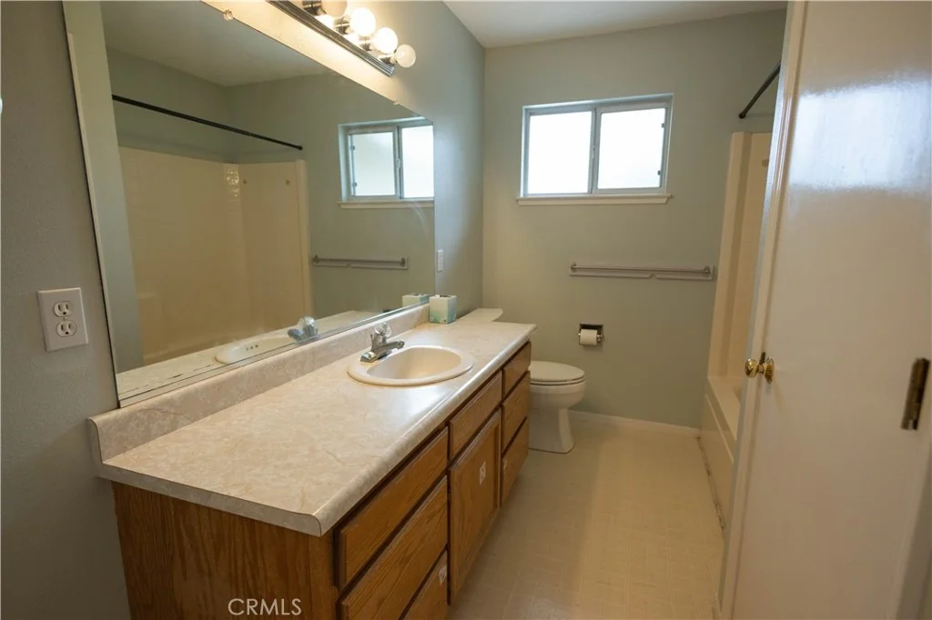 Photo of 6042 Grange