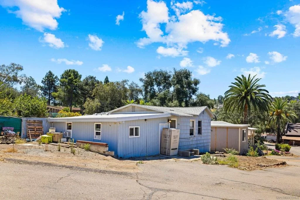 Photo of 2560 Alpine Blvd