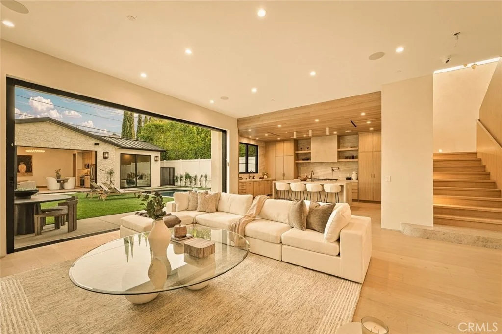 Photo of 16658 Addison